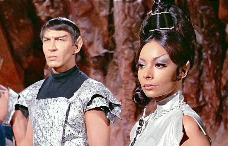 OUTER-LIMITS-LAWRENCE-MONTAIGNE-STAR-TREK-3-A-FOTOR.jpg