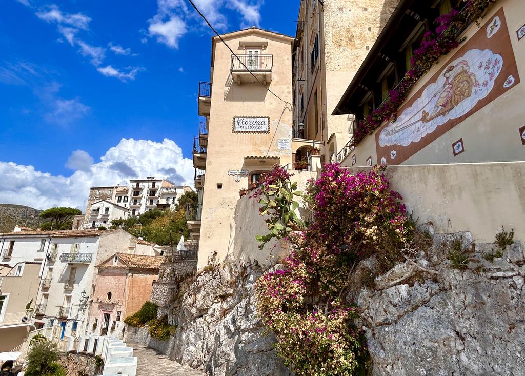 Жаркий сентябрь на побережье Тирренского моря.
