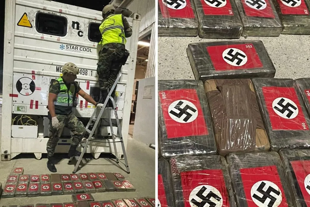 Policía incauta ladrillos de cocaína envueltos en insignias nazis