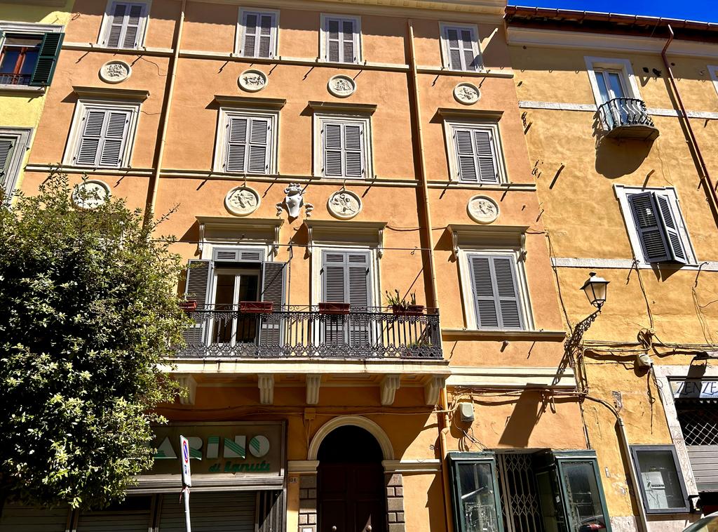 Жаркий сентябрь на побережье Тирренского моря.