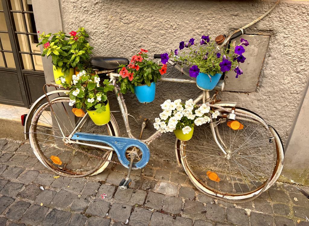 Жаркий сентябрь на побережье Тирренского моря.