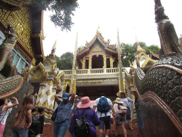 Nuestra primera vez en el Sudeste Asiático. Tailandia en Junio de 2018 - Blogs de Tailandia - Explorando Chiang Mai. Doi Suthep, centro ciudad y Saturday Market (5)