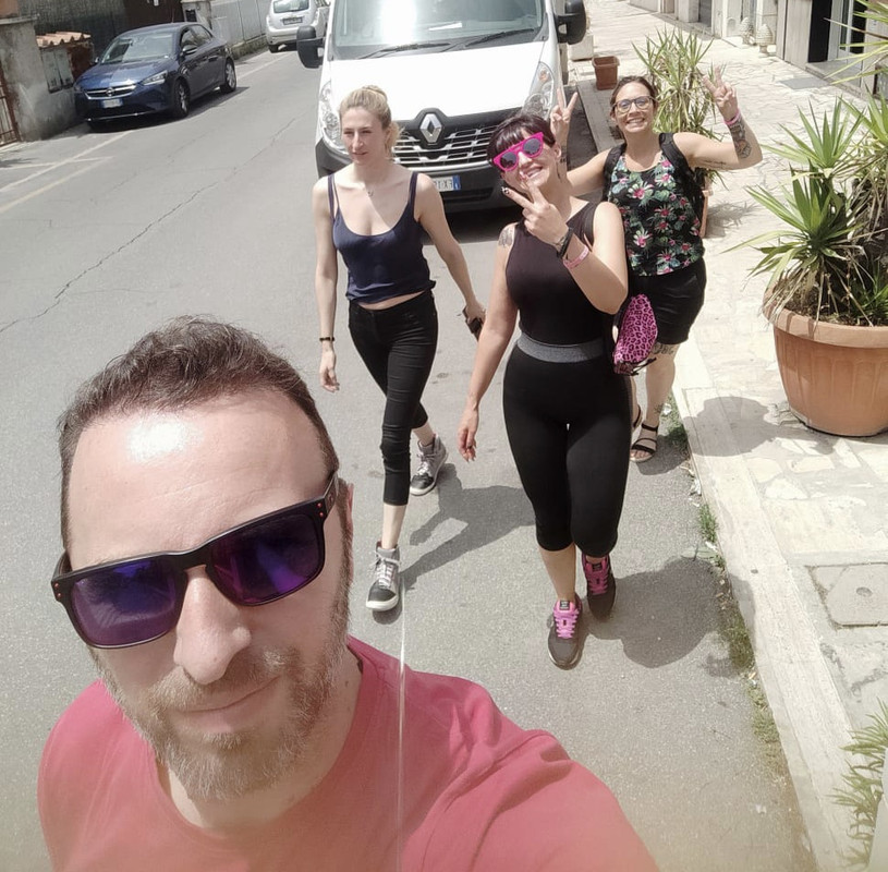 F9AB6D81-74B3-4E41-9D7E-A362E6C903FE