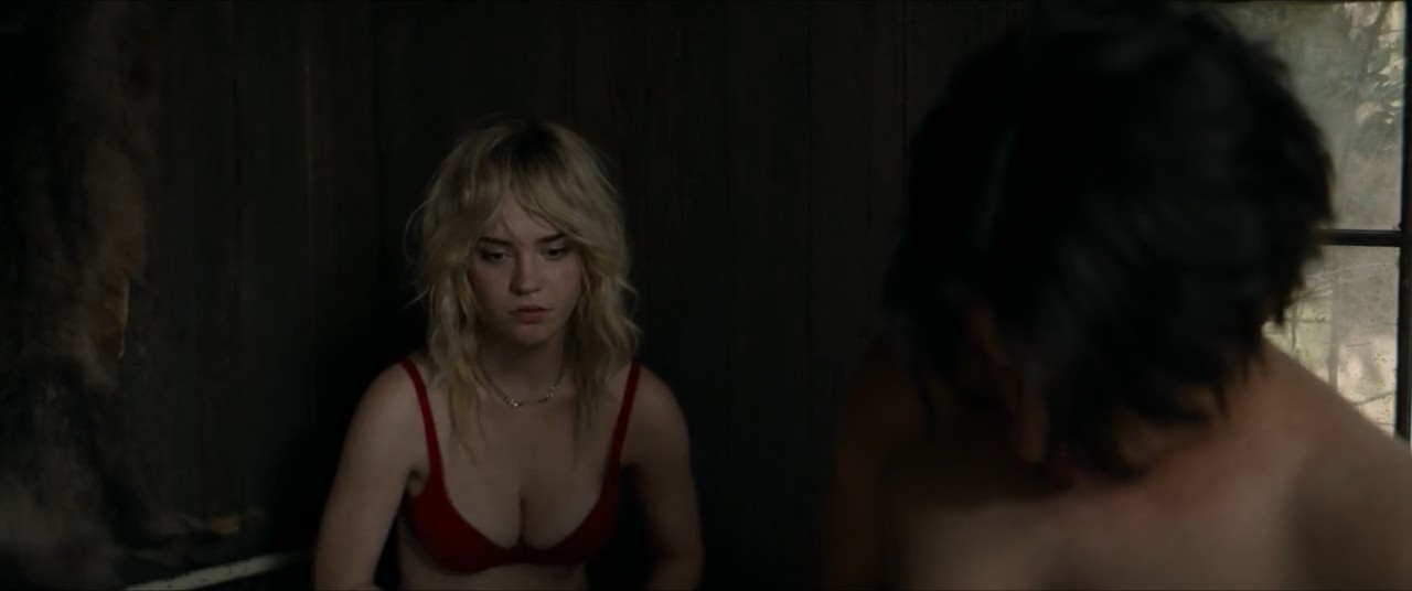 cap_Yellowjackets.S01E07.720p.AMZN.WEBRip.x264-GalaxyTV_00_25_57_03