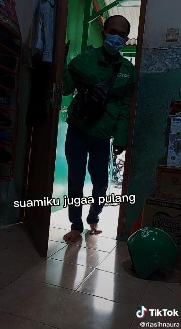 Kisah sekeluarga jadi driver ojol.