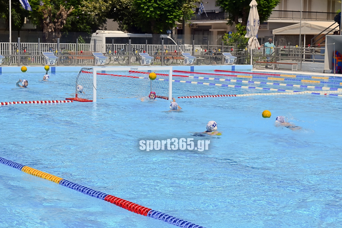 , Ά&rho;&gamma;&eta;&sigmaf; &Kappa;&alpha;&lambda;&alpha;&mu;ά&tau;&alpha;&sigmaf;: &Alpha;&sigma;&eta;&mu;έ&nu;&iota;&omicron; &mu;&epsilon;&tau;ά&lambda;&lambda;&iota;&omicron; &gamma;&iota;&alpha; &tau;&eta;&nu; &pi;&rho;&omicron;&mu;ί&nu;&iota; &omicron;&mu;ά&delta;&alpha; &sigma;&tau;&omicron; &Pi;&alpha;&nu;&epsilon;&lambda;&lambda;ή&nu;&iota;&omicron; &Pi;&rho;&omega;&tau;ά&theta;&lambda;&eta;&mu;&alpha; &pi;ό&lambda;&omicron; Silver League (&phi;&omega;&tau;&omicron;&gamma;&rho;&alpha;&phi;ί&epsilon;&sigmaf;)