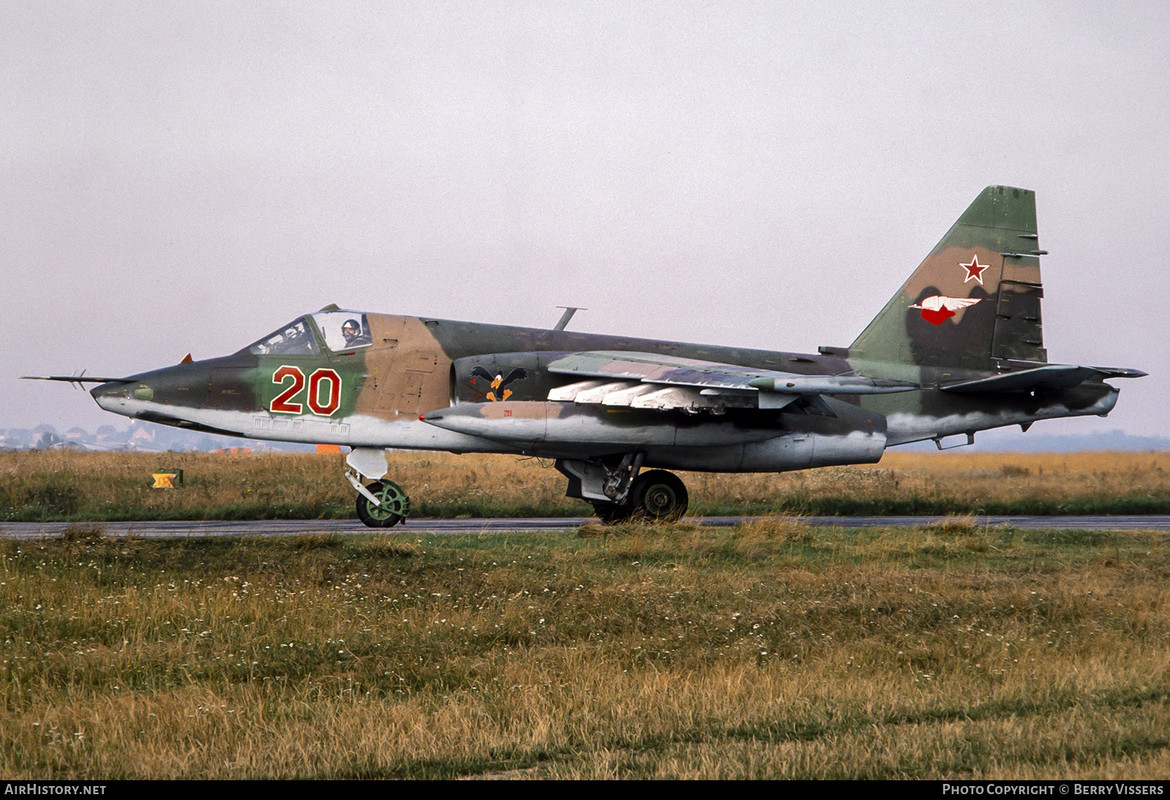 357 OSHAP Su-25 20 Red (cn 25508101077) 13.08.91_Brandis