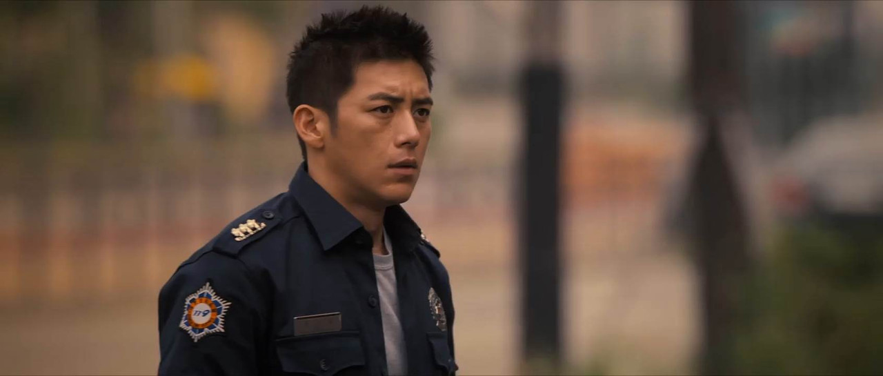 Love 911 2012 WebRip [Hindi + Tamil + Telugu + Korean] 480p, 720p ESub Screenshot