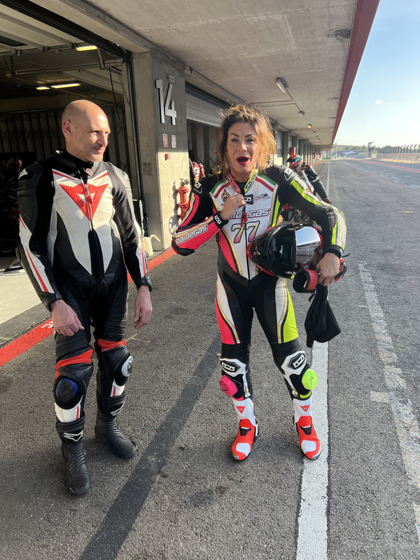 09EA9A8D-CA3E-48BD-8B50-0113271A2792