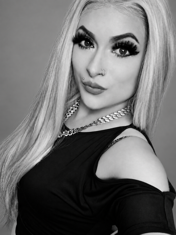 Mia Millionaire