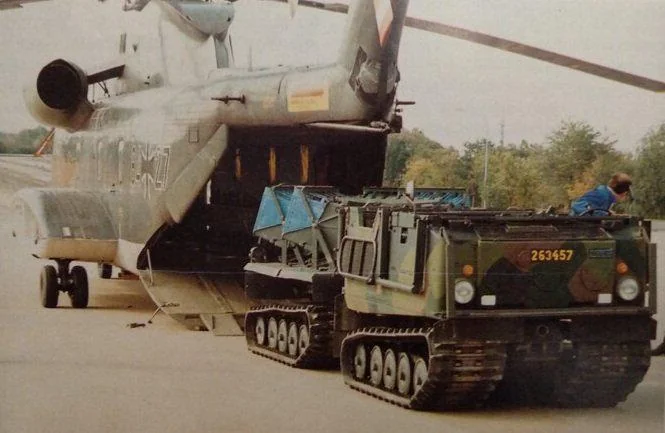 bv206-with-scorpion-minesweeper-system-is-loaded-aboard-a-v0-qx6muopkjh5e1.webp