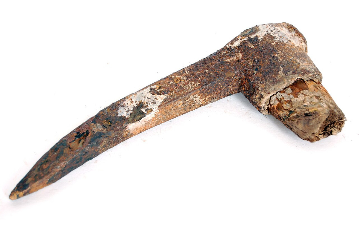 Кирка с молоточным обухом.