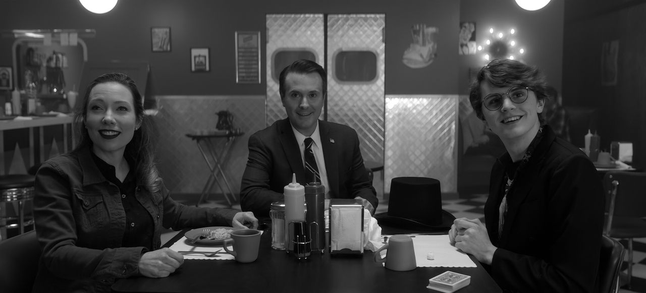 Stargirl.S02E11.Summer.School.Chapter.Eleven.1080p.10bit.BluRay.AAC5.1.HEVC-Vyndros.mkv_snapshot_04.