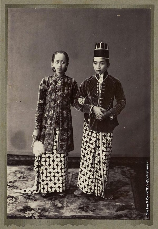 Introduction Book of Kebaya History in Indonesia Ghita Khairani