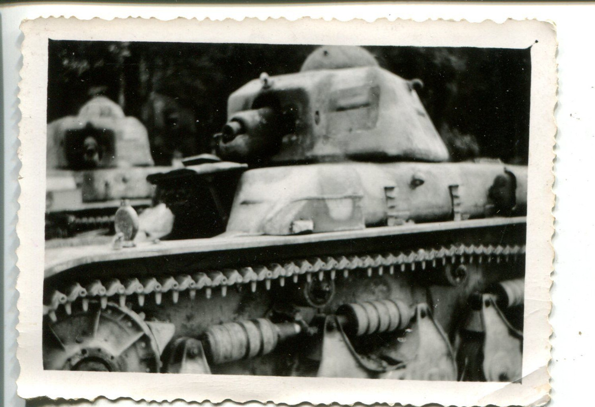 Orig.Foto Französischer Beute - Panzer Tank Rena