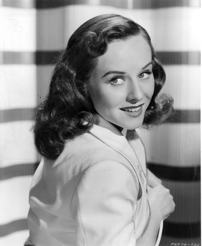 paulette_goddard_mb26