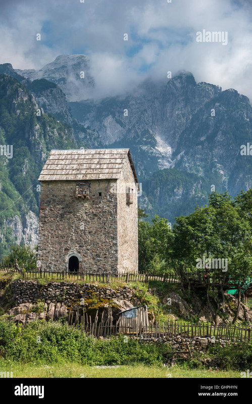 the-kulla-lock-in-tower-at-theth-with-the-albanian-alps-in-the-background-GHPHYN-1