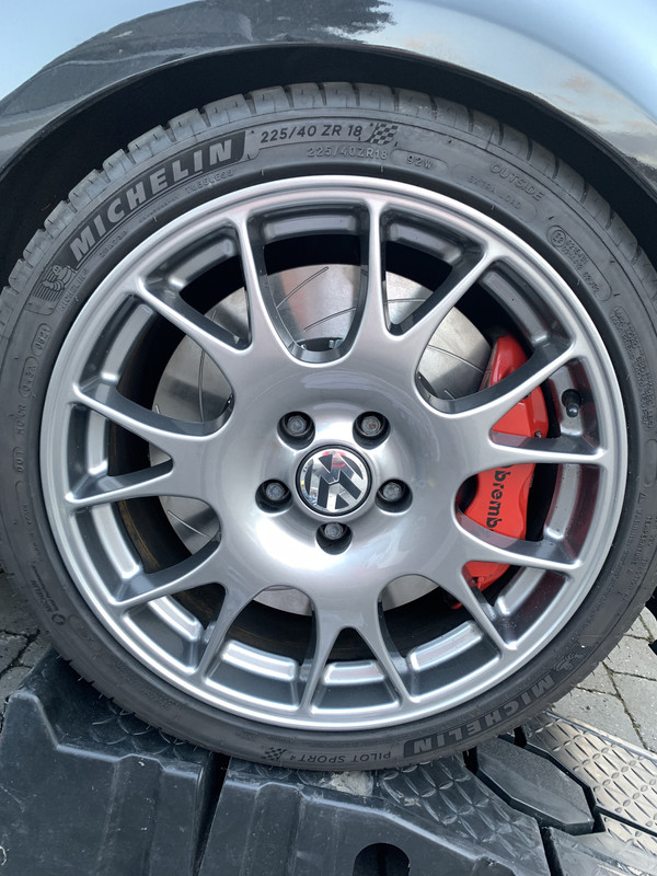 E9060895-07D4-45BE-98FD-3FBEC93268FF