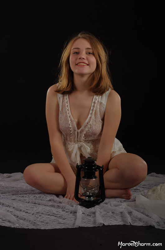 MarvelCharm_Nicolette-Lantern-046