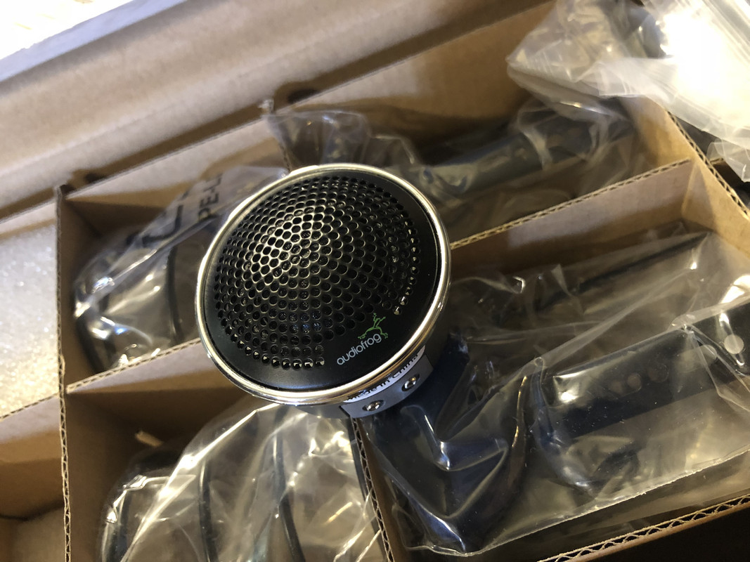 5E321551-6616-4C64-8492-E3946BE40E46