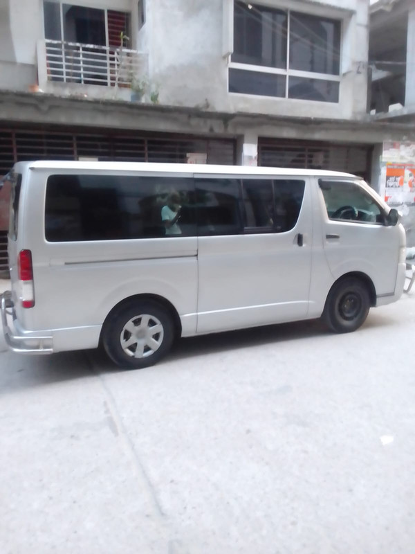 প্রিমিয়াম গাড়ি ভাড়া নেত্রকোনা