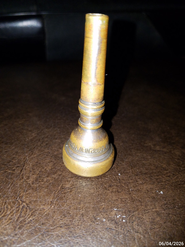 ITEM 7 Bach New York CORNET 7C (2)