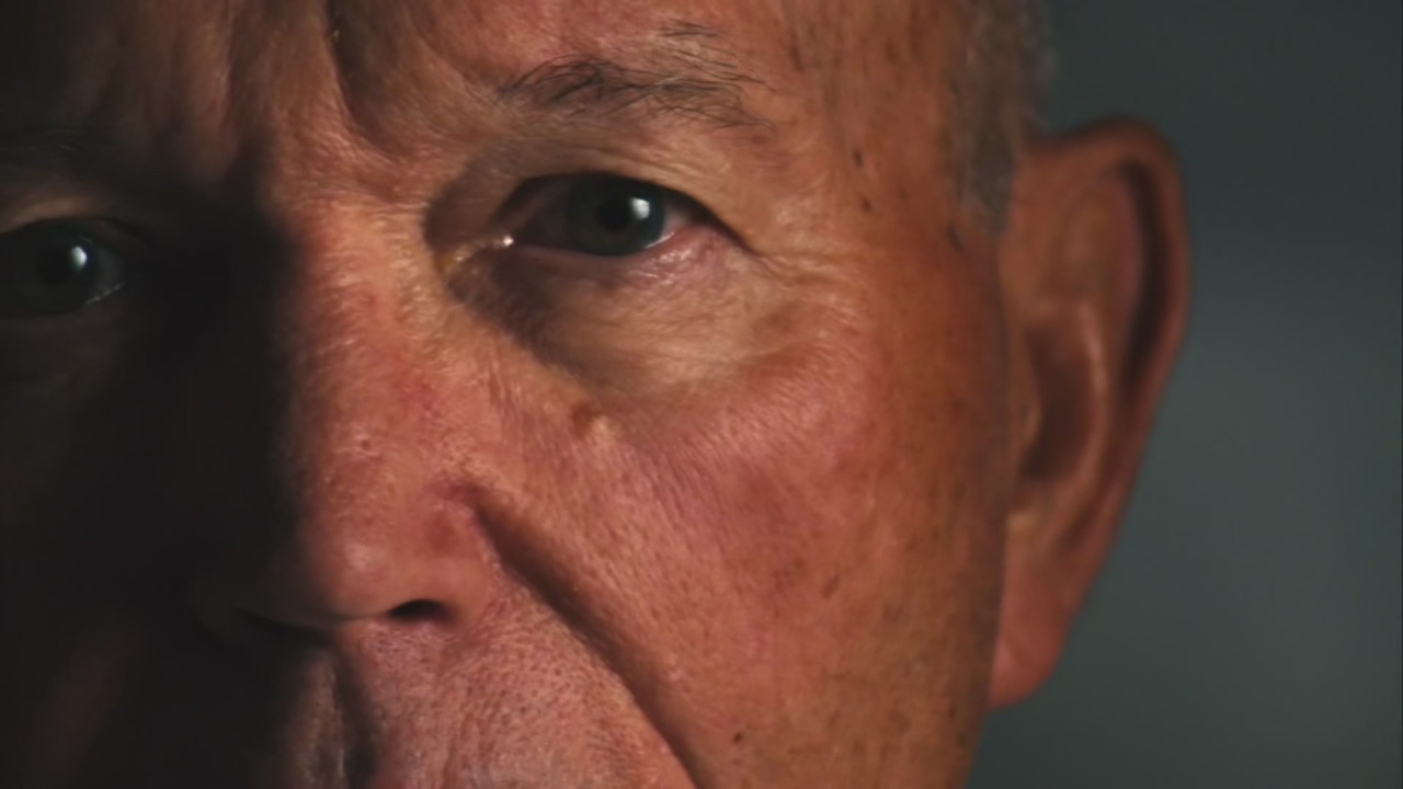 In the Shadow of the Moon (2007) (1080p x265 LION)-3