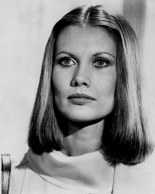 Maud_Adams_b02