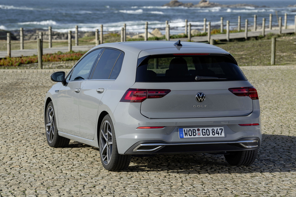 DB2019AU02067_overfull