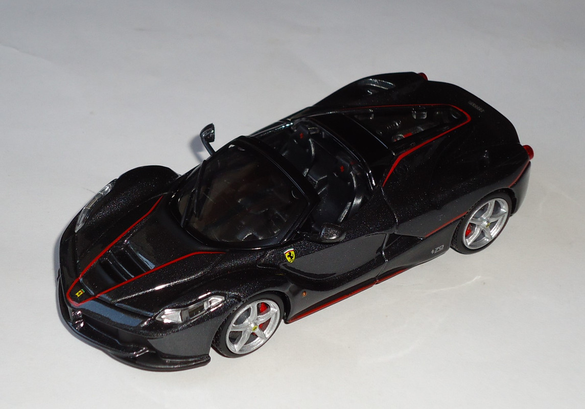 Ferrari-LaFerrari Aperta (2016)