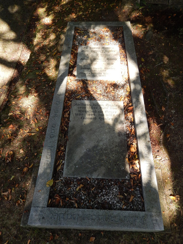 Aldous-Huxley-grave-B