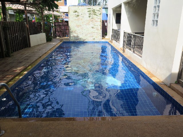 TAILANDIA Y CAMBOYA POR MENOS DE 1000€, VIAJE MARCA DE LA CASA - Blogs de Tailandia - Día 9 - Llegada a Koh Phi Phi y primer contacto (3)