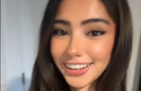 Mobile Phone in Hand Hot Babe Shows Perfect Naked Hot Boobs and Juicy Boobs XXX