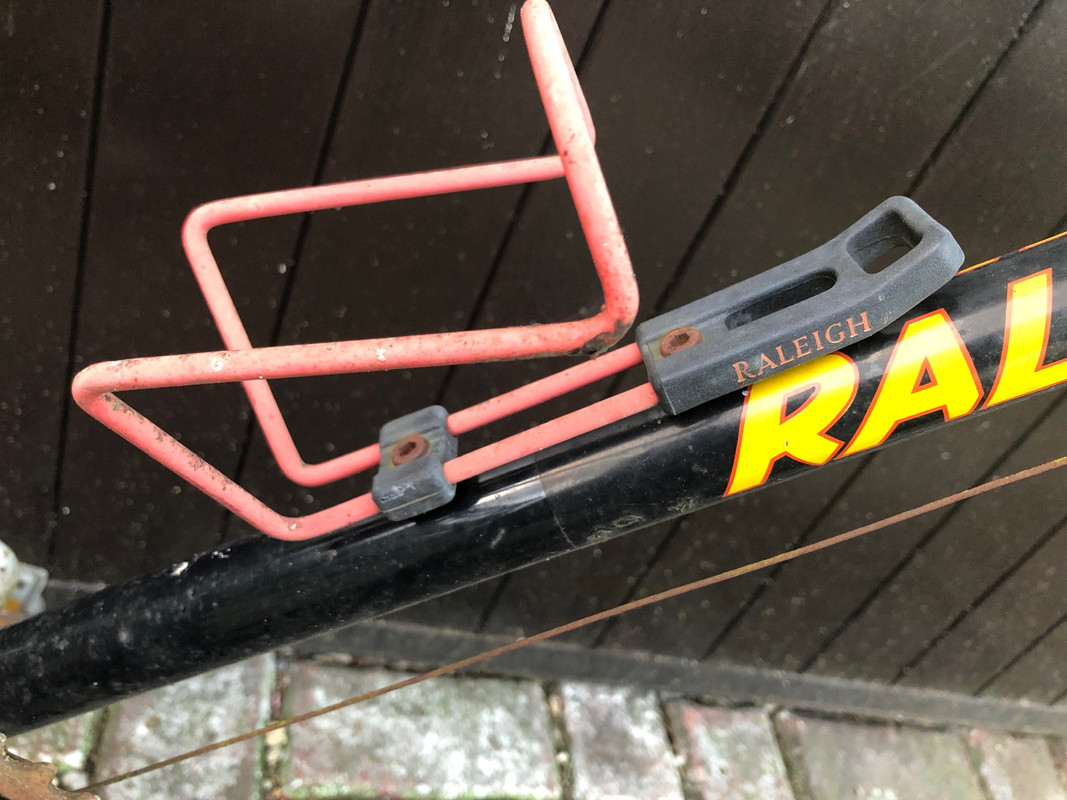 F258E6E1-68F0-4C94-8180-D988C4EF405F