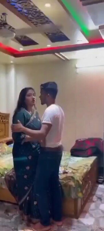 4SET Beautiful Gf & Bhabi Affair Hot Boobs Sucking Fuckig Hard In Dogy Style Videos+Pics 4 SHOT-5.jpg