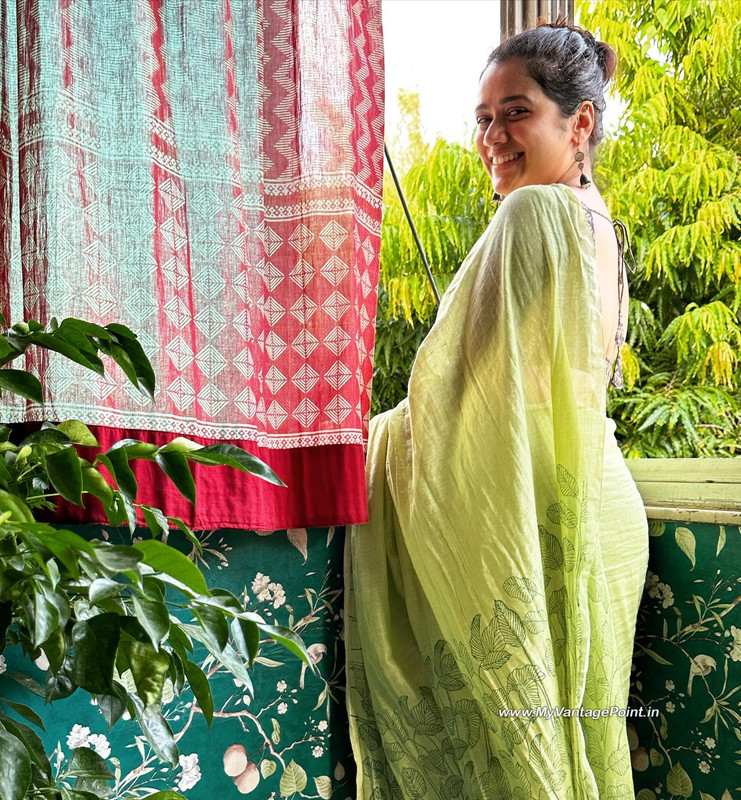 16-Actress-Girija-Oak-Godbole-Photos-Wallpapers-My-Vantage-Point