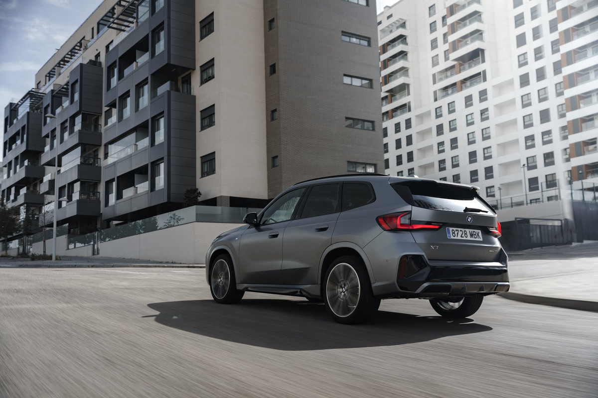 P90485094_highRes_bmw-x1-national-pres