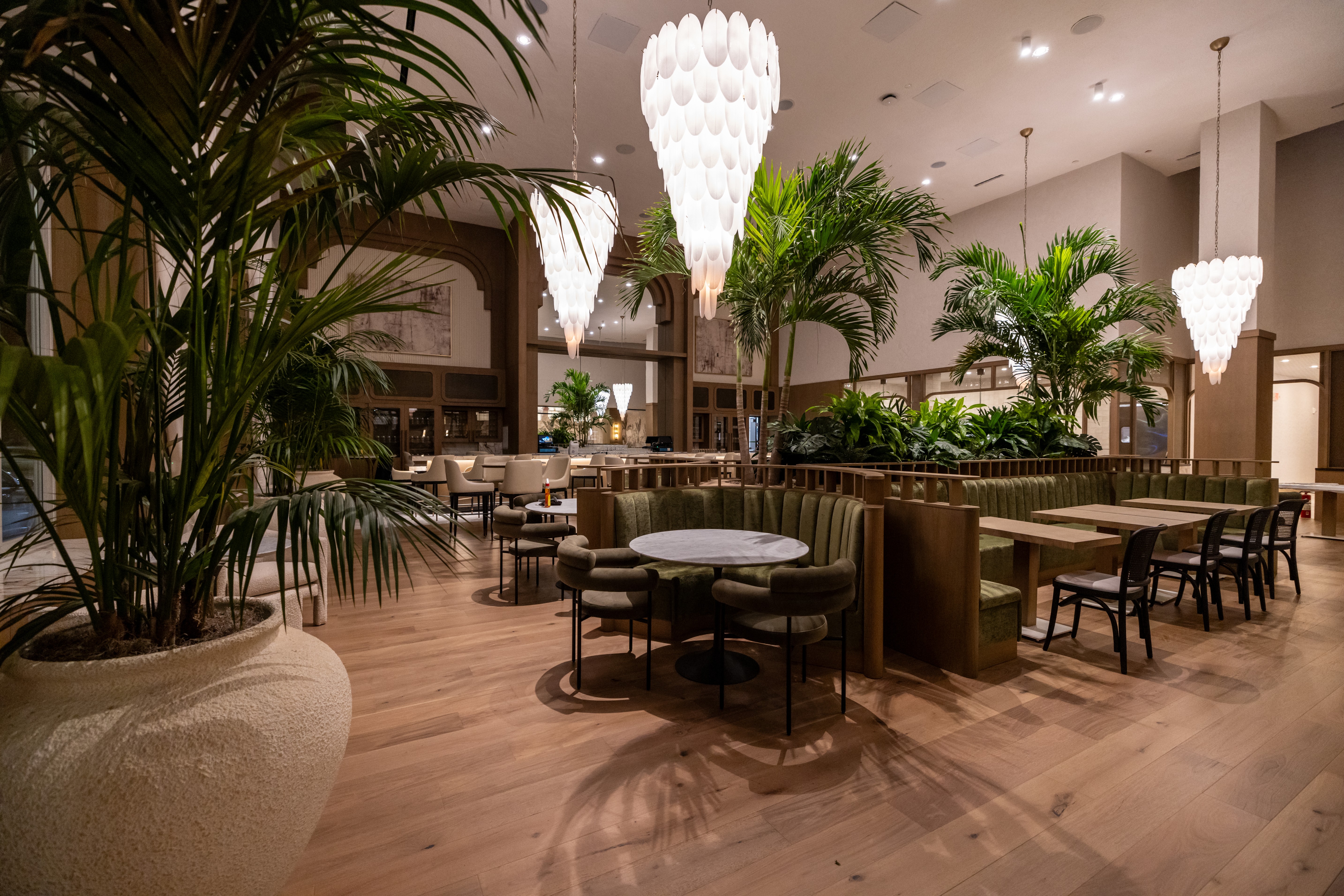 The elegant main dining room at Cibo Detroit