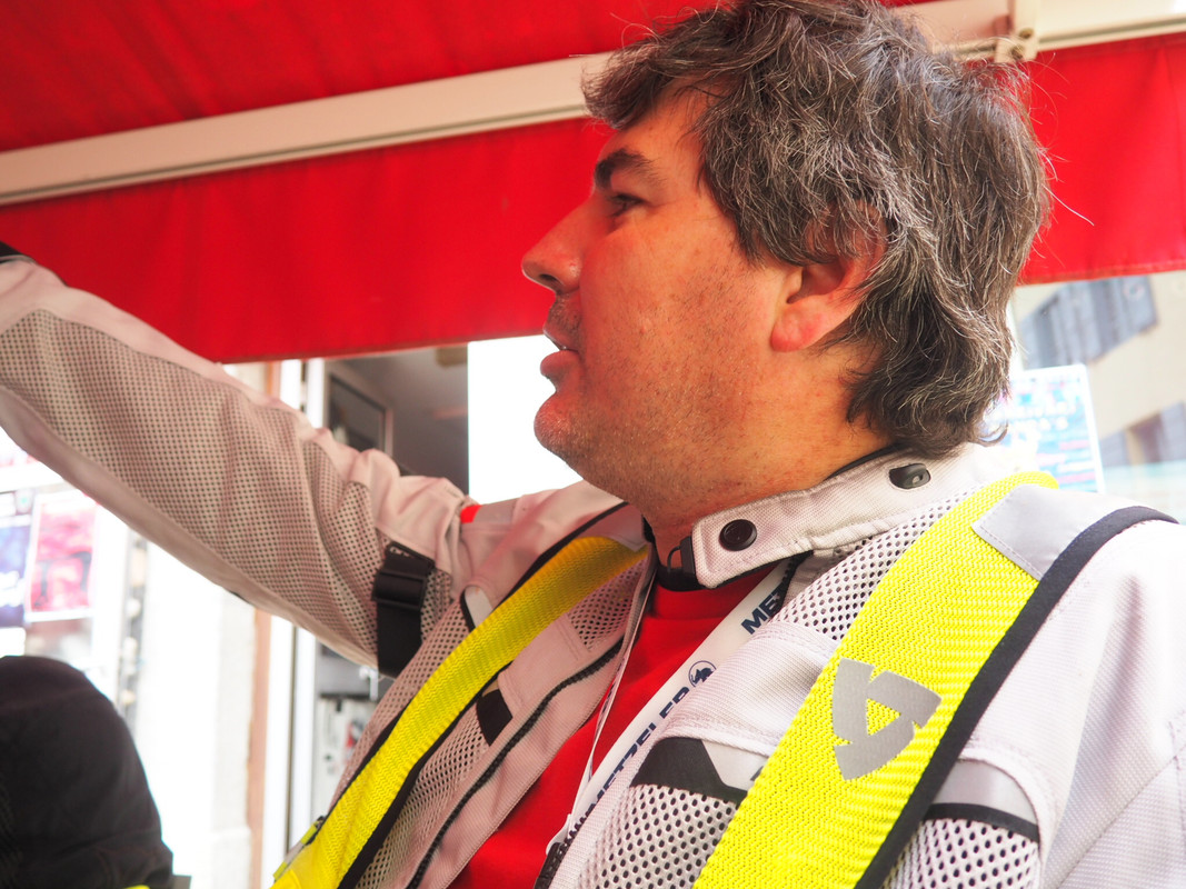 FFCEA7A5-2E75-46BA-86B5-40965C52EECC