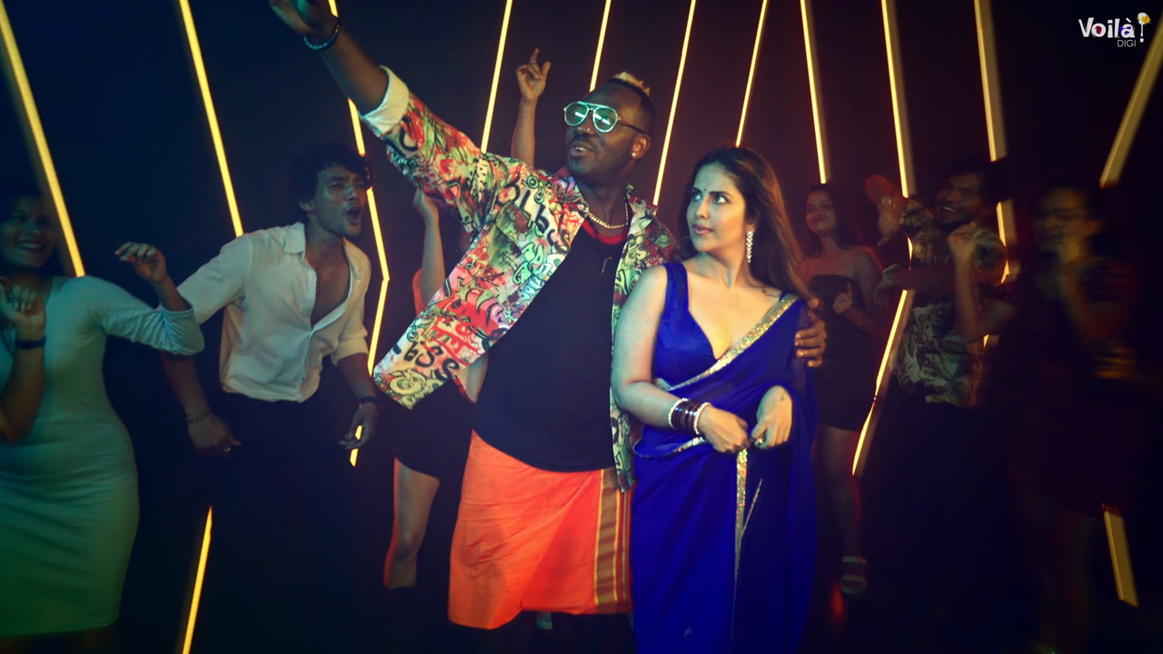 Avika Gor hot Sizzling Sexy Song Showing Big Boobs ,Cleavage,Deep Navel in Blue Saree.webm_snapshot_