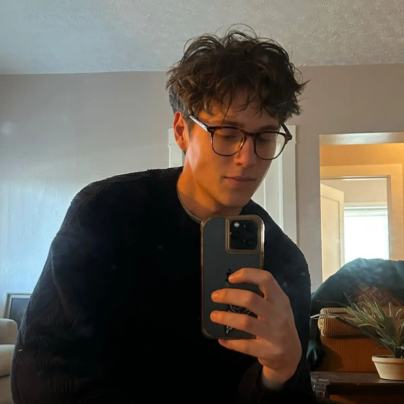 hot dude pfp