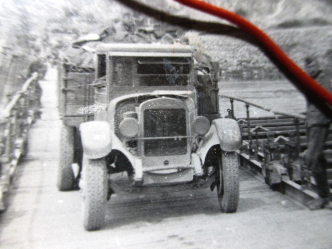 2. WK WW Rar PKW Kolonne über die Brücke Hinterg