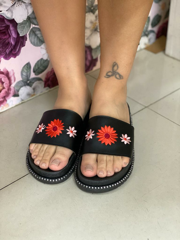 sandalia bordada