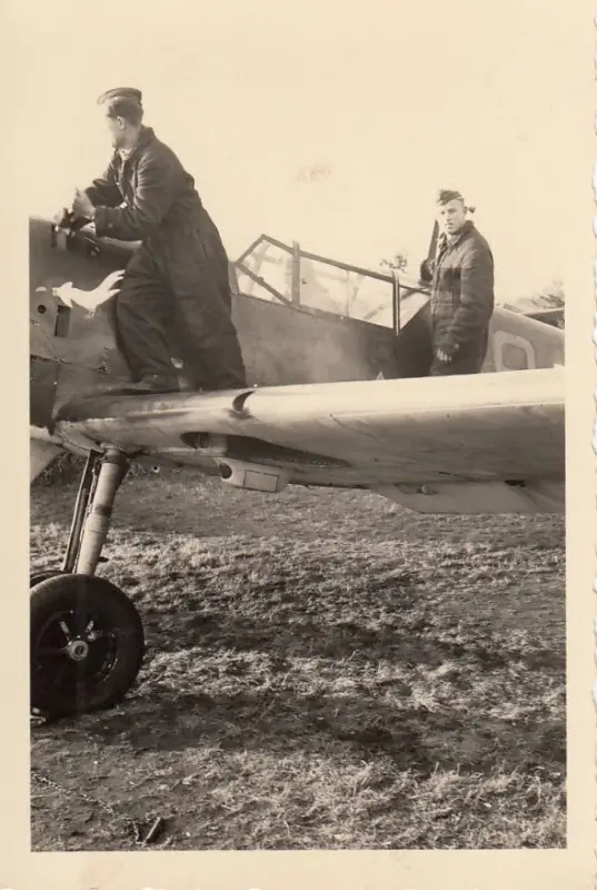 Me 109 D-1 d. 3.-JGr 126 Hahnwappen Neumünster fall 1939