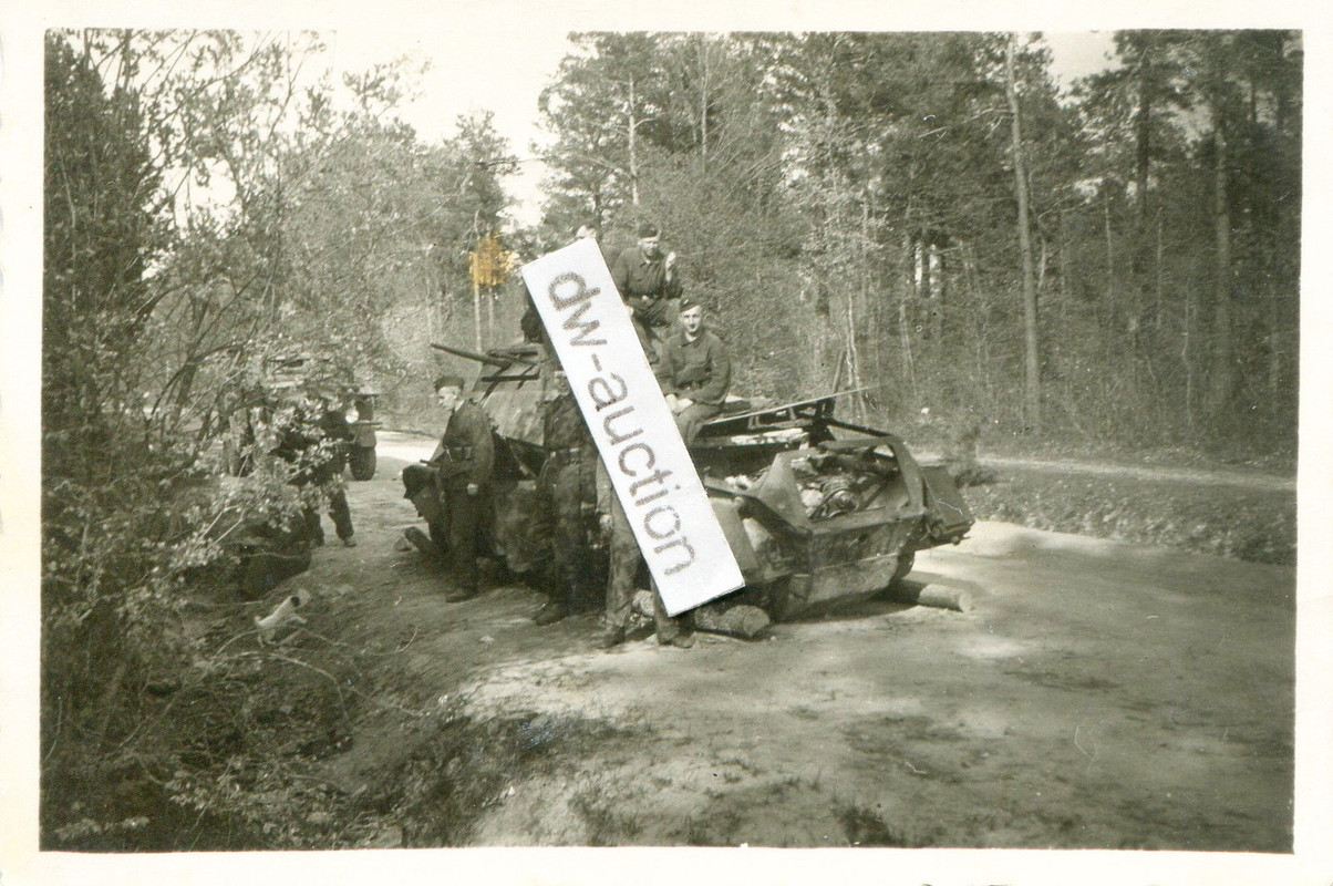 Frankreich , abgeschossener dt. Panzerspähwagen