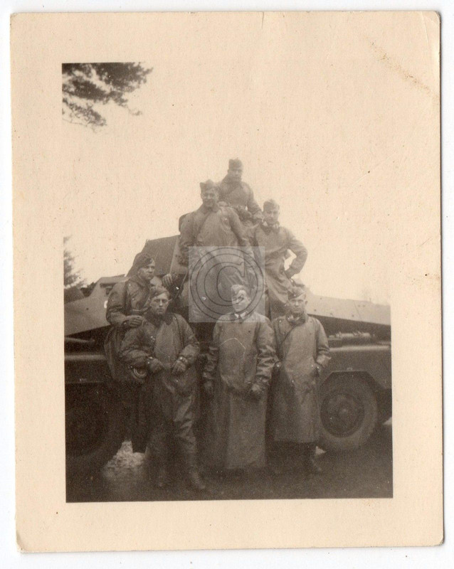 Elite Soldaten Ärmeladler posieren bei ihrem SdK