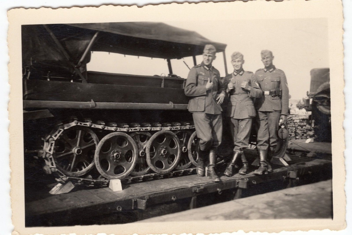 WH Soldaten Panzerjäger SD.Kfz.Eisenbahnwagon Tr