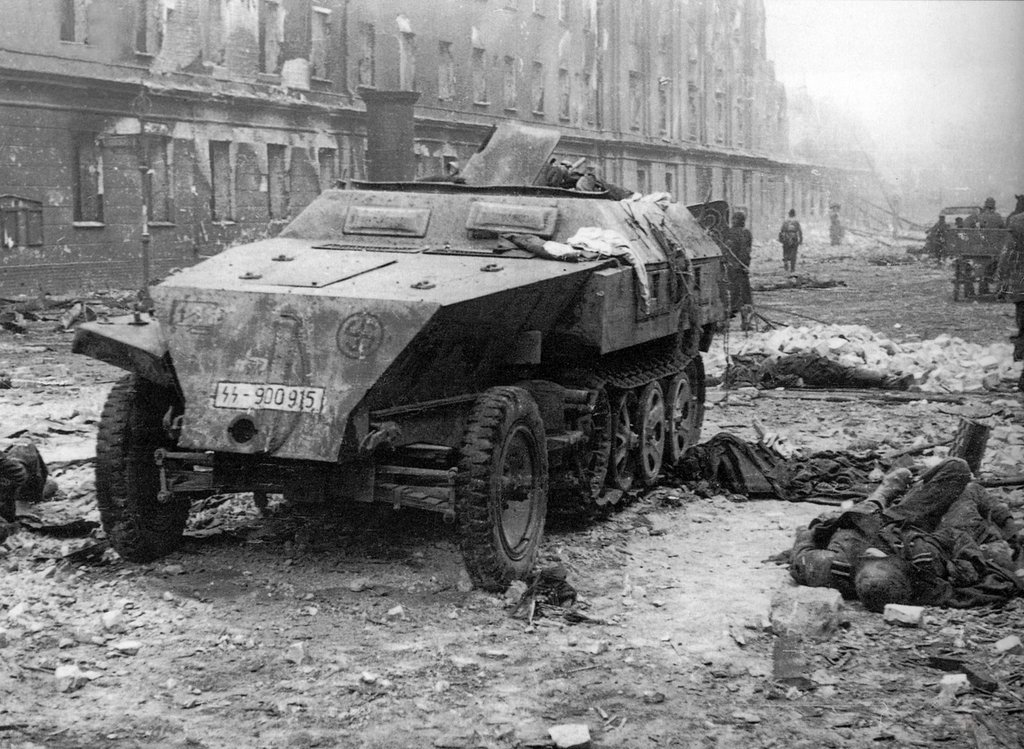 SdKfz 250 pertenecientes a la Nordland en Berlín, 1945