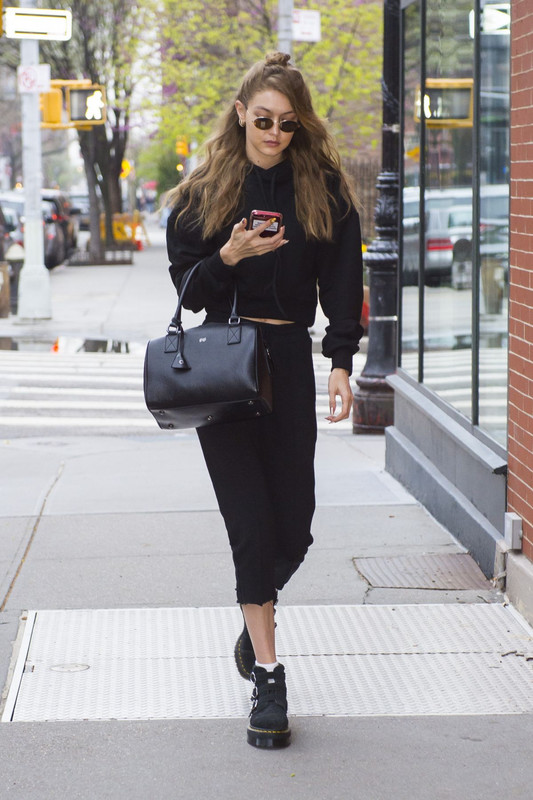 gigi-hadid-heading-to-a-salon-in-new-york-04-27-2018-7