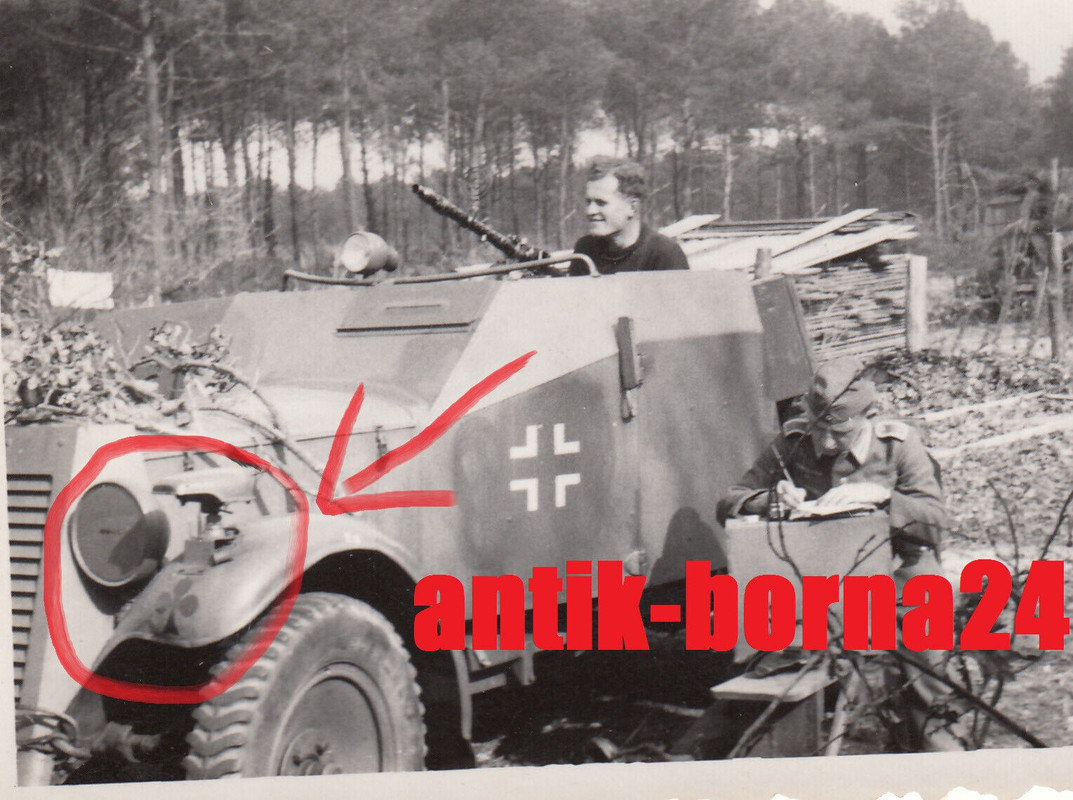 Foto Soldat Kriegsmarine Kfz. 13 Adler Panzerspähwagen SPW Wappen Frankreich4